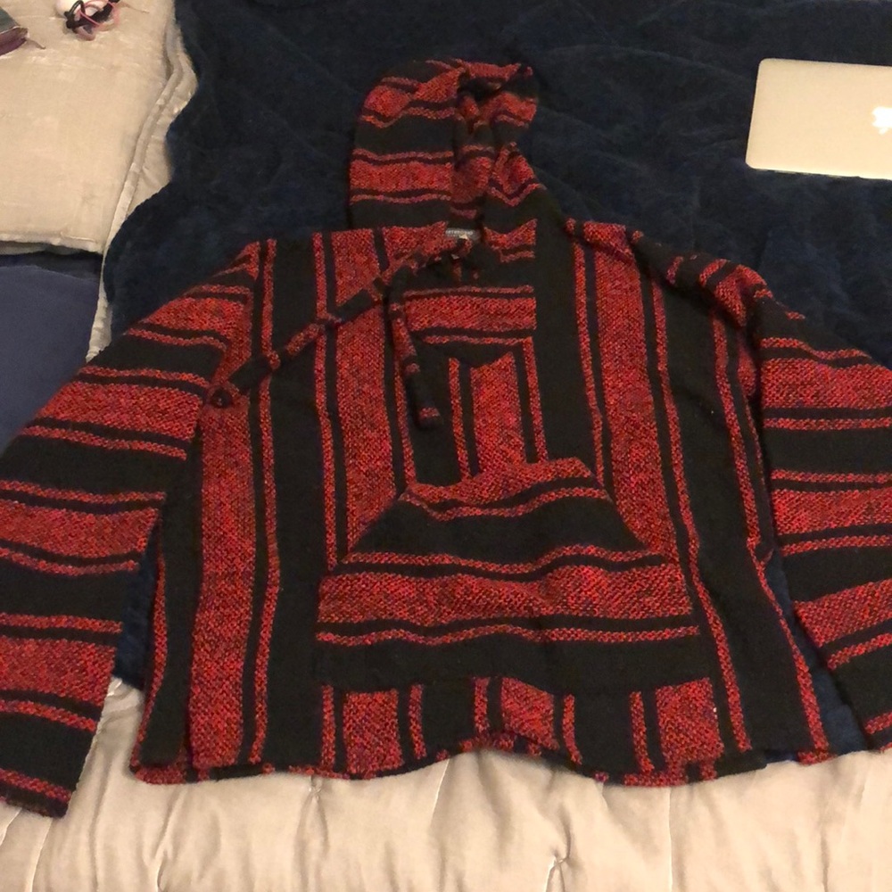 Black and red drugrug hardly worn